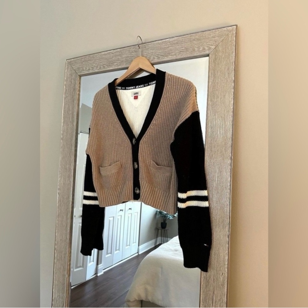 Tommy Hilfiger cropped cardigan size small